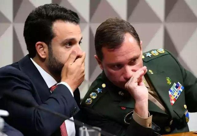 Imagem da noticia Advogado Bernardo Fenelon deixa defesa do ex-ajudante de Bolsonaro