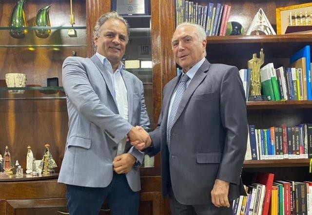 Imagem da noticia Aécio Neves reúne-se com FHC e Temer para isolar Doria