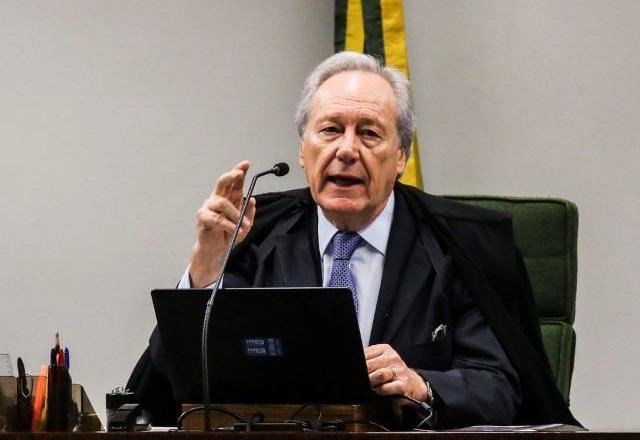 Imagem da noticia STF dá 48 horas para governo definir data de início do plano de vacinação