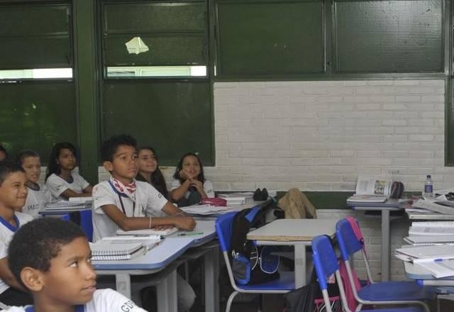 Brasil teve 580 mil matrículas a menos na educação básica no ano passado