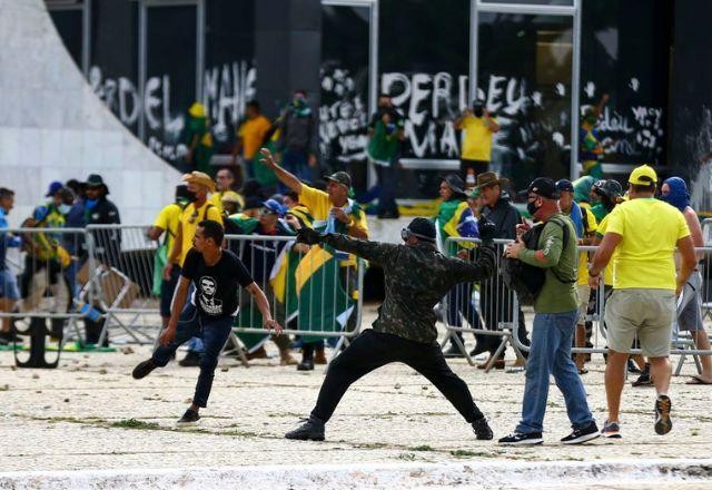 Imagem da noticia AGU pede condenação definitiva de 42 presos por ataque aos Poderes