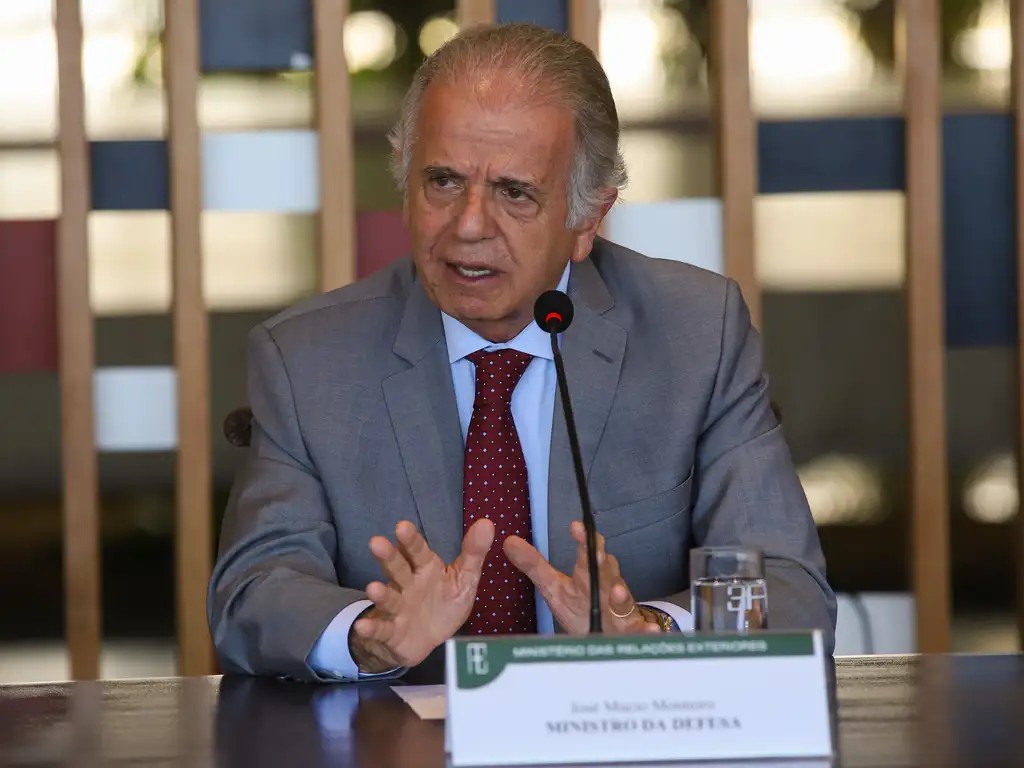 Imagem da noticia Ministro da Defesa afasta chance de Venezuela usar Brasil para invadir Guiana: "Hipótese nenhuma"
