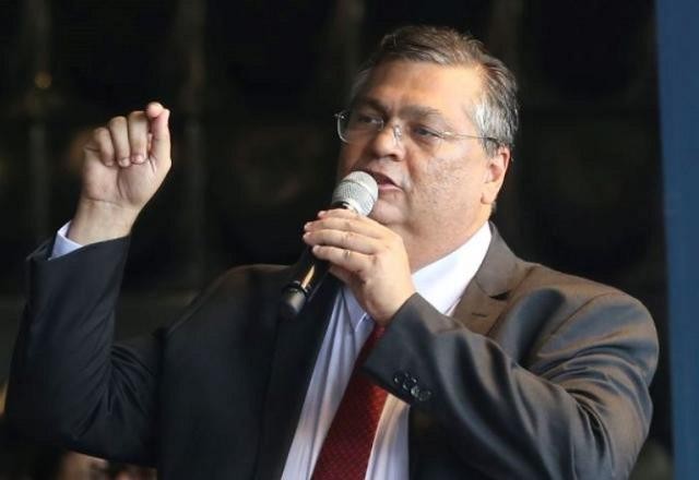 Imagem da noticia Dino vai acionar PF contra vereador por difamar ministro do STF
