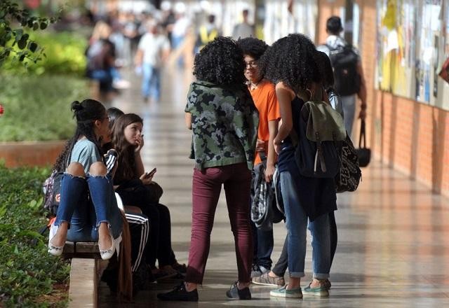 5,1 milhões de crianças e jovens não tiveram acesso à educação em 2020