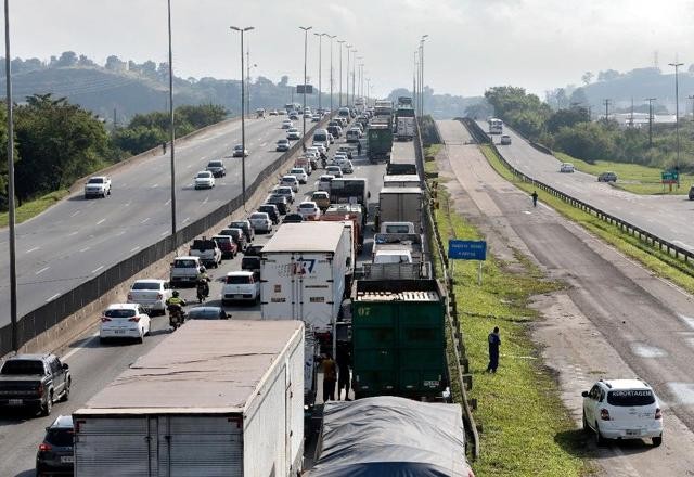 "Não há como governo evitar greve dos caminhoneiros", avalia economista