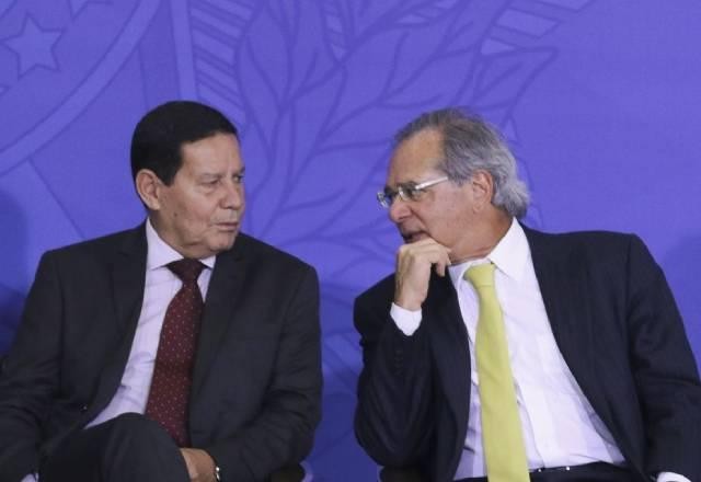 Imagem da noticia "A gente pode fazer mal uso das palavras", diz Mourão sobre fala de Guedes