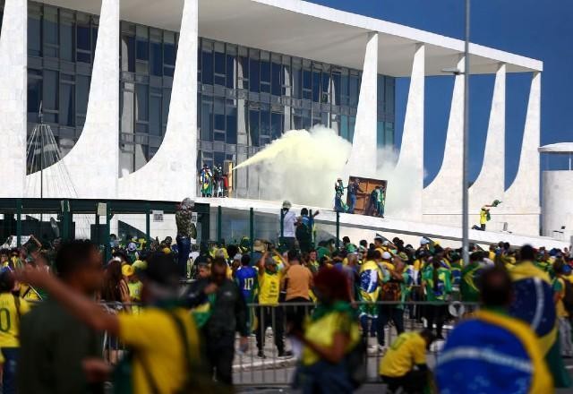 Imagem da noticia PGR denuncia 24 pessoas por crimes relacionados à invasão dos Poderes