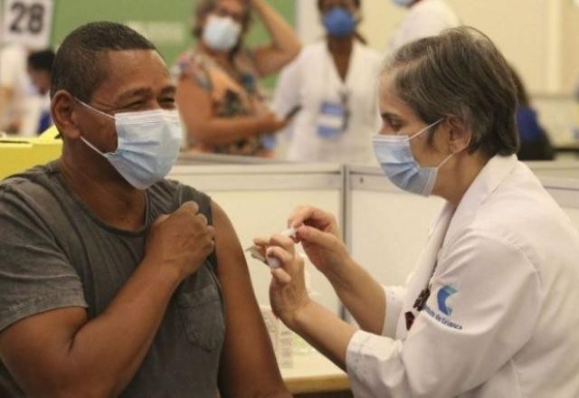 Imagem da noticia Brasil completa um ano de vacinação contra a covid