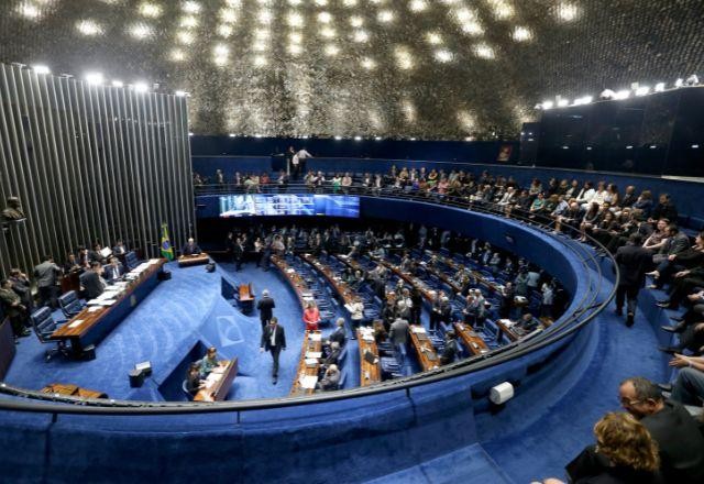 Imagem da noticia Senado aprova projeto que garante pensão para filhos de vítimas de feminicídio