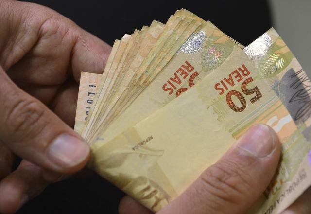 Imagem da noticia Desenrola: pessoas de baixa renda podem renegociar dívidas de até R$ 5 mil; veja regras