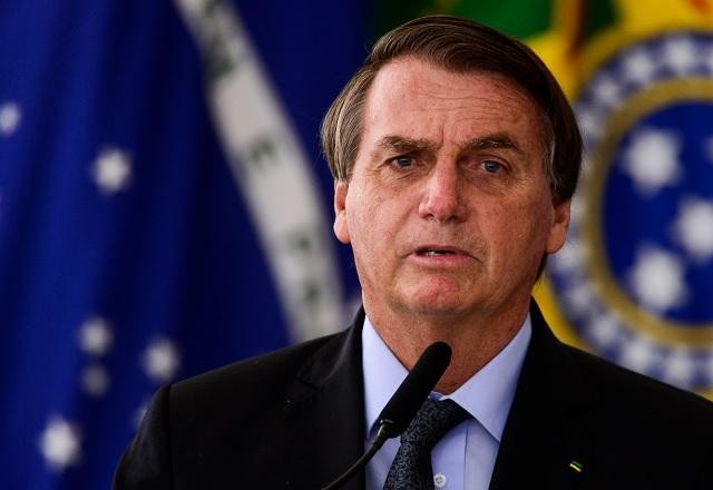 Imagem da noticia MP junto ao TCU pede suspensão de salário de Bolsonaro no Partido Liberal