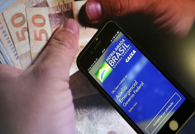 Imagem da noticia Auxílio emergencial: Caixa paga 2ª parcela para nascidos em junho