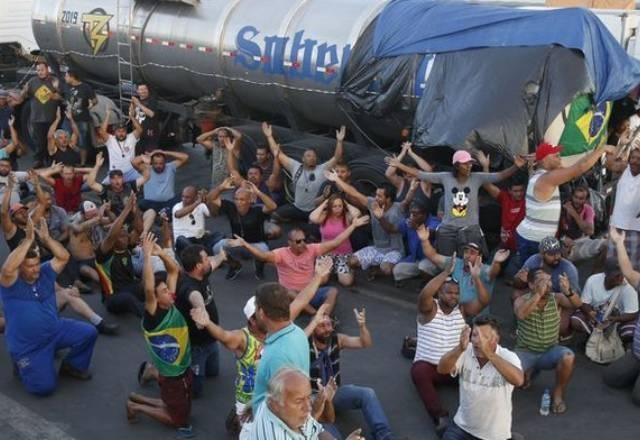 Imagem da noticia Greve dos caminhoneiros será em 1º de fevereiro, diz associação