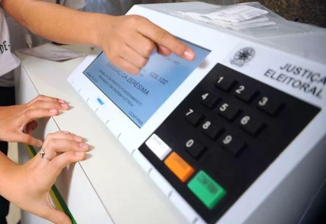 Imagem da noticia TSE recebeu mais de 1.900 denúncias de notícias falsas sobre as eleições