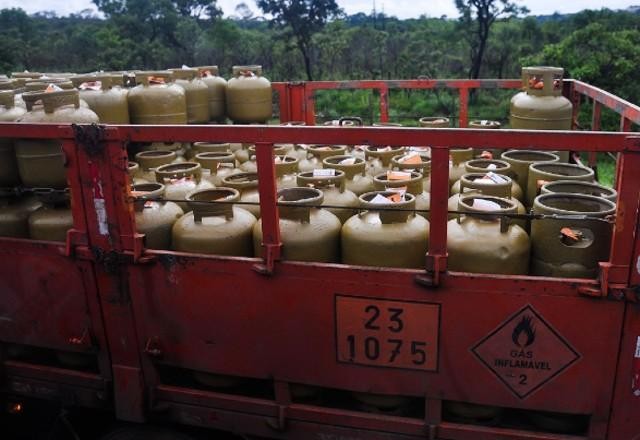 Imagem da noticia Distribuidoras ignoram redução e botijão de gás segue acima de R$ 100