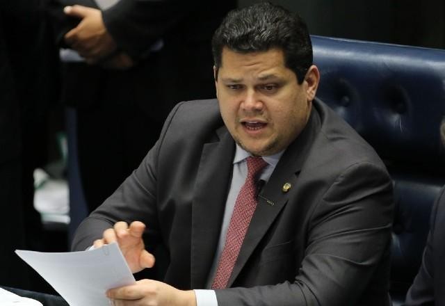 Imagem da noticia PEC da Transição será votada na CCJ do Senado nesta 3ª feira, diz Alcolumbre