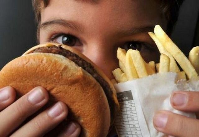 Imagem da noticia Sinal amarelo: obesidade infantil atinge 3,1 milhões de crianças no Brasil
