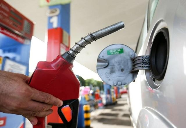 Imagem da noticia Governo recebe mais de 15 denúncias de preço abusivo de combustível por dia
