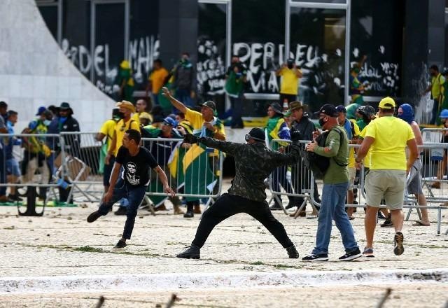 Imagem da noticia Governo recebe 107 mil denúncias sobre responsáveis por ataque aos Poderes