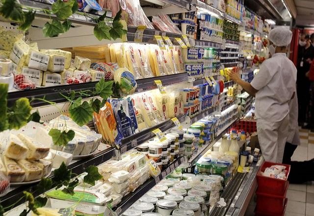 Imagem da noticia SP suspende aumento de imposto sobre remédios, alimentos e insumos