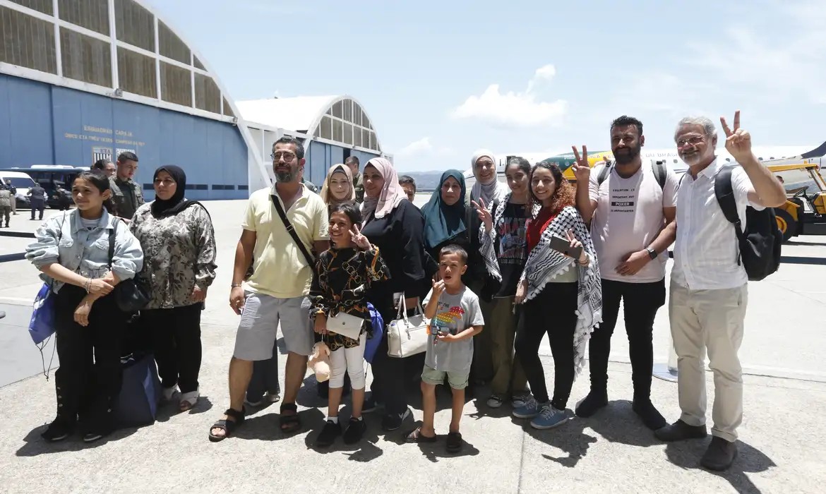 Imagem da noticia Brasileiros que estavam em Gaza desembarcam em São Paulo