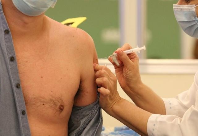 Imagem da noticia Estudo do Hospital das Clínicas mostra eficácia da dose de reforço