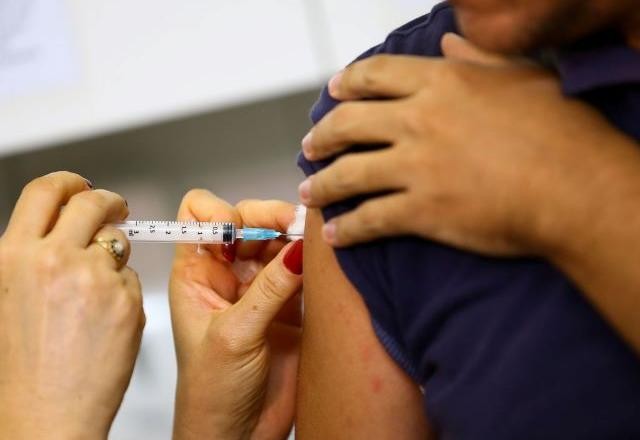 Países pobres terão menos acesso a vacinas contra covid-19, diz estudo