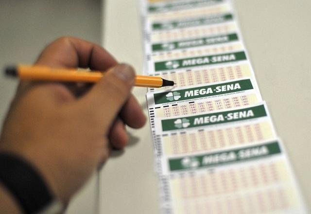 Imagem da noticia Mega-Sena acumula novamente e prêmio sobe para R$ 34 milhões
