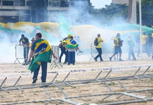 Imagem da noticia STF condena mais 14 participantes dos atos golpistas do 8/1