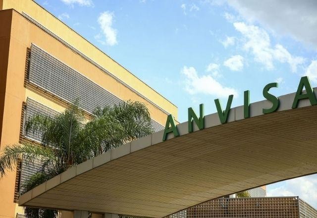 Anvisa suspende estudos clínicos da Covaxin no Brasil