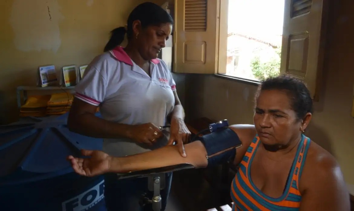 Imagem da noticia Governo anuncia reestruturação de atendimento da saúde familiar e bucal pelo SUS