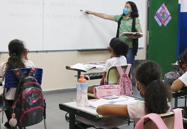 Imagem da noticia Pré-candidatos a presidente apresentam propostas para área da educação