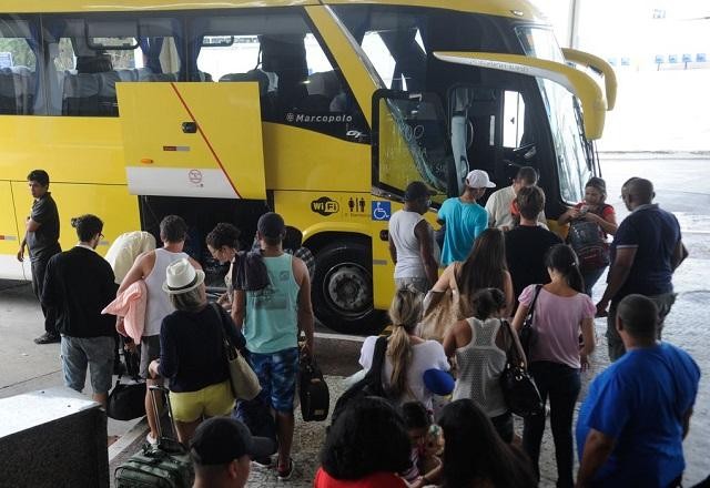 Bolsonaro sanciona projeto que muda regras para transporte rodoviário
