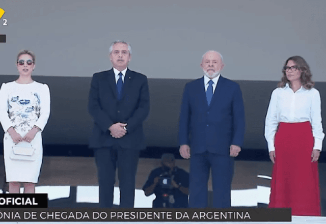 Fernández chega a Brasília para 5ª reunião com Lula em 6 meses