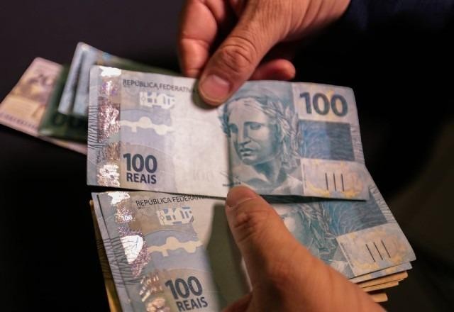 Imagem da noticia Pagamento do 13º salário pode injetar R$ 232,6 bi na economia, diz Dieese