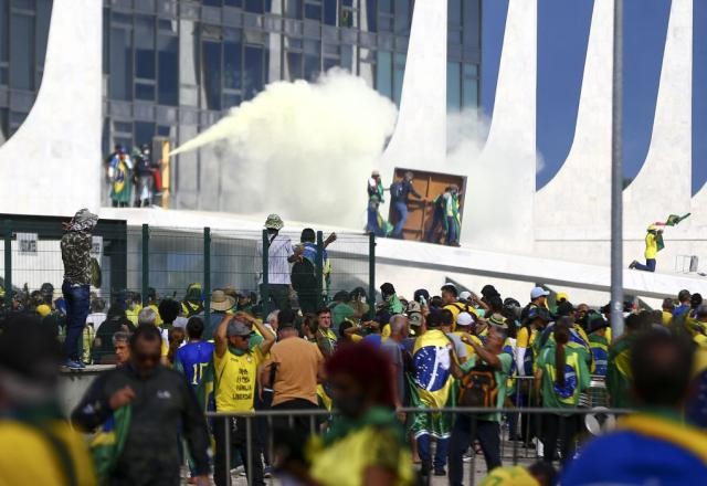 Imagem da noticia Zanin nega HC que pedia cumprimento de prisão domiciliar para réus do 8 de janeiro