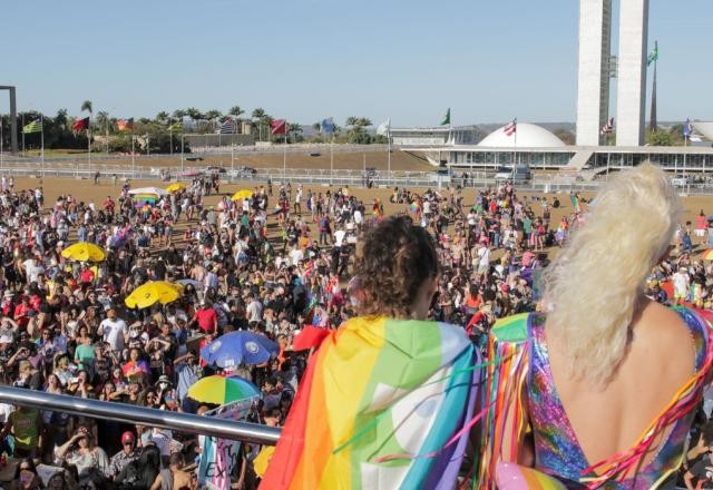 Imagem da noticia Comissão da Câmara aprova proibição de casamento homoafetivo