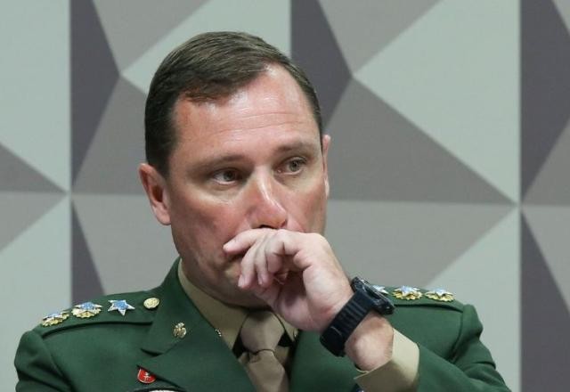 Imagem da noticia Mauro Cid já está na Polícia do Exército, onde ficará preso em Brasília