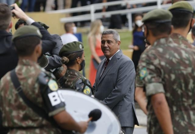 Imagem da noticia Exército brasileiro gasta R$ 3,5 milhões na compra de próteses penianas