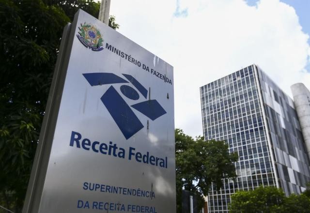Imagem da noticia Auditores da Receita Federal aprovam paralisação das atividades