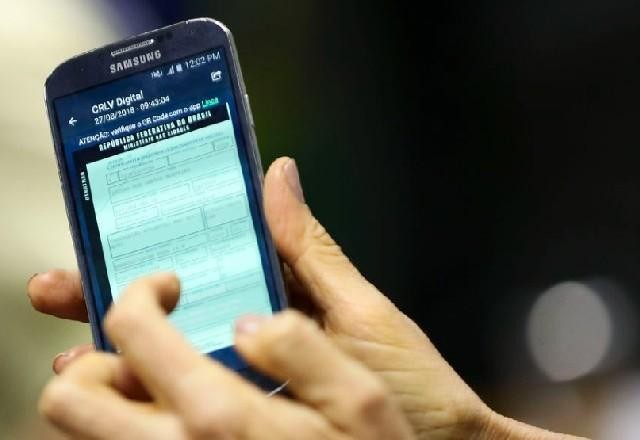 Imagem da noticia Justiça Federal manda Detran voltar a emitir documento do carro em papel