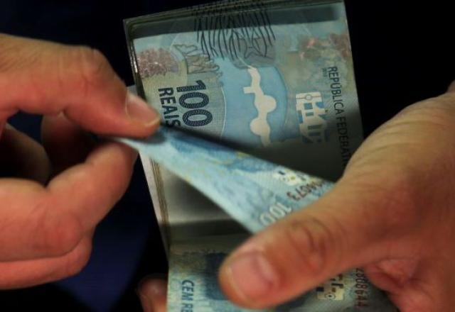 Imagem da noticia Lei que autoriza crédito consignado para quem recebe Auxílio Brasil é sancionada