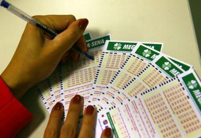 Imagem da noticia Mega-Sena: confira os números sorteados no concurso 2.607