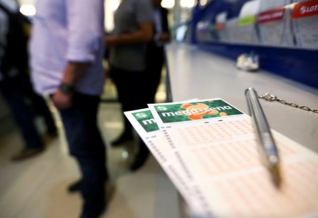 Imagem da noticia Mega-Sena: ninguém acerta as seis dezenas e prêmio acumula em R$ 9 milhões