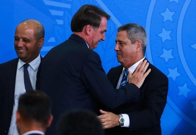 Bolsonaro: "Pretendo anunciar nos próximos dias o general Braga Netto como vice"