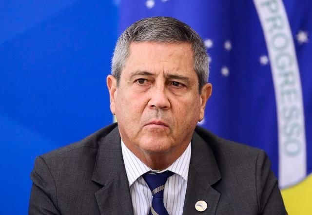 Imagem da noticia Braga Netto é convocado na Câmara após "cochilo" do governo