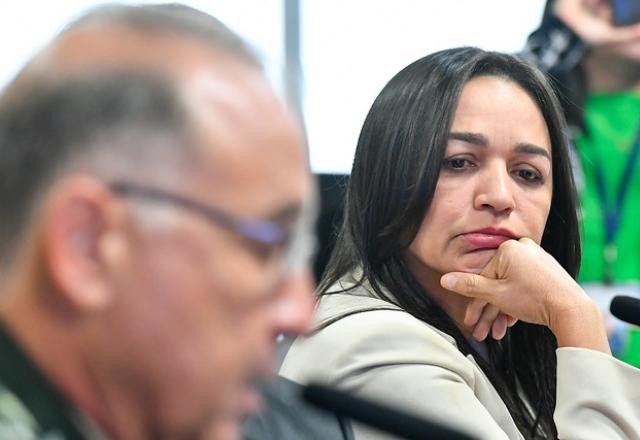 Imagem da noticia Relatora da CPMI do 8/1 avança investigação contra fornecedor de armas