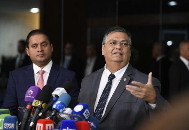 Imagem da noticia Relator apresenta parecer por aprovação de Dino na CCJ: "Figura reconhecida e admirada"