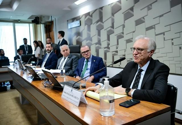 Imagem da noticia Comissão do Senado aprova indicados de Lula para diretorias no Banco Central