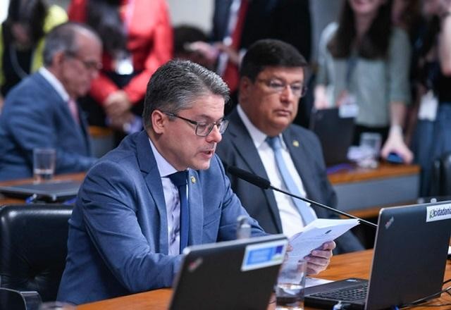 Imagem da noticia Comissão do Senado aprova PL que taxa investimentos offshore e em fundos exclusivos